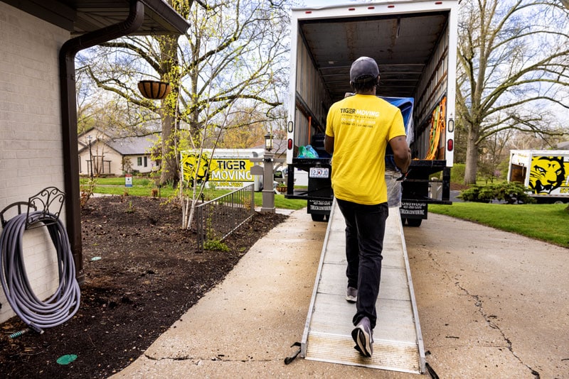 How Much Does It Cost to Hire Movers in Missouri?